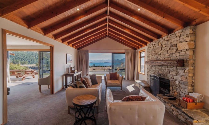 Lake Tekapo House | Lake Lodge Tekapo Sum