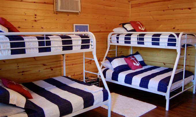 Jacksons' Gap House | Lake Martin Cabin, Bunkhouse, Pavilion w/ Boathouse. Sleeps 12
