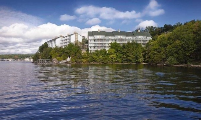 Osage Beach Resort | Lake of the Ozarks: 2BR Condo at Lakeside Resort w/WiFi, Pool & Watersports