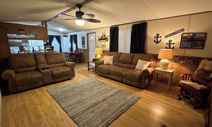 Moore Haven House | Lake Okeechobee HydeawaynPlenty of room for your boat as well!