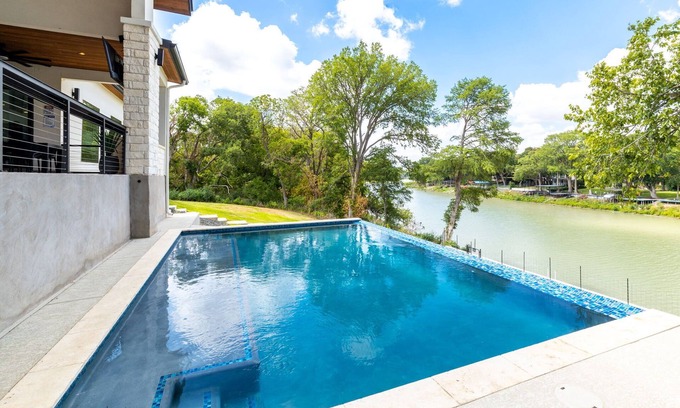 Seguin House | Lake Placid Luxury Retreat – Pool, Hot Tub, Sleeps 20