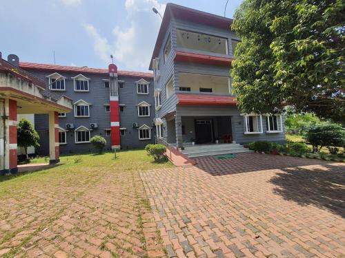 Melaghar Hotel | Lake Side Resort Neermahal