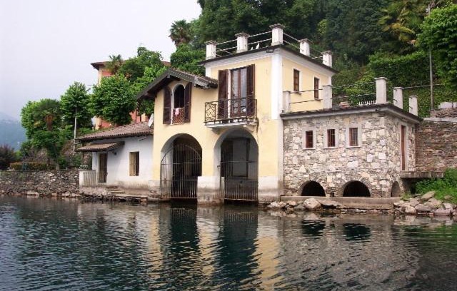 Orta San Giulio House | lake view cottage beach