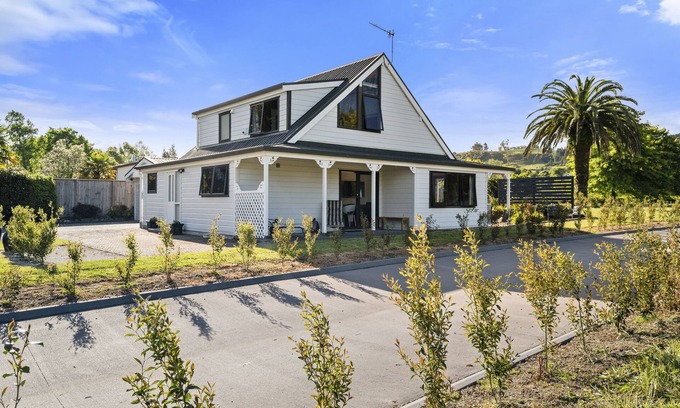 Hamurana House | Lake View Haven @ Hamurana