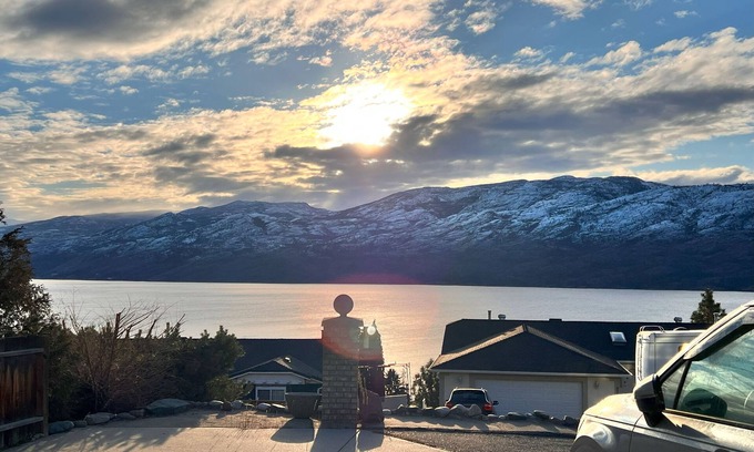 Central Okanagan House | Lake View House In Peachland