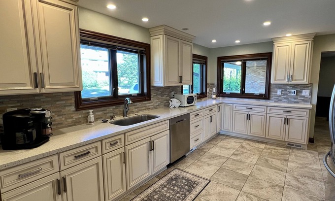 Erie House | Lake View Ranch