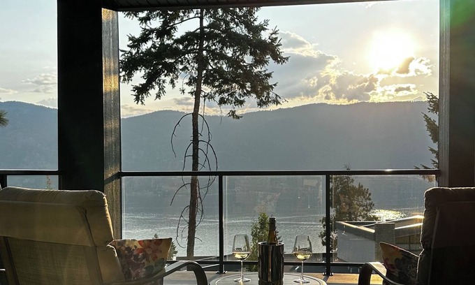 McKinley House | Lake View Suite at McKinley Beach