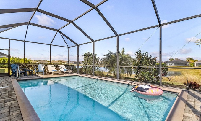 Fort Myers House | Lake View with Private Heated Pool and Bicycles - Bluegrass Breeze - Roelens