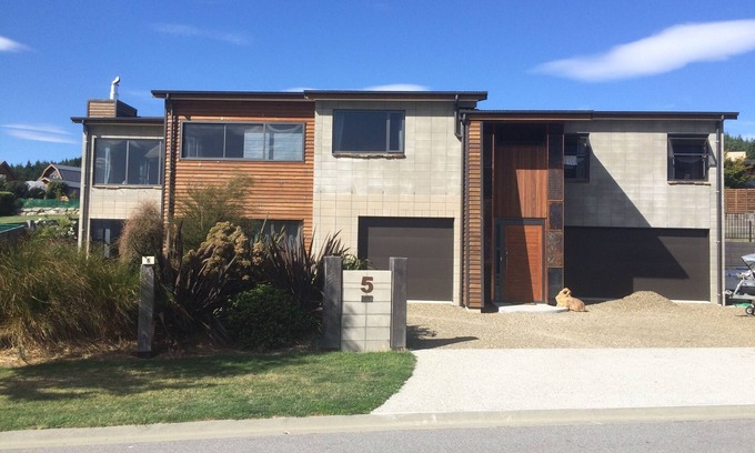Wanaka House | Lake Wanaka House in Peninsula Bay