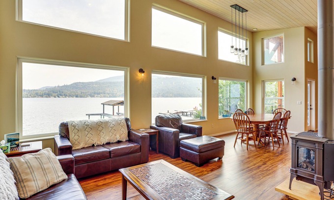 Sudden Valley House | Lake Whatcom House w/Private Hot Tub + Dock
