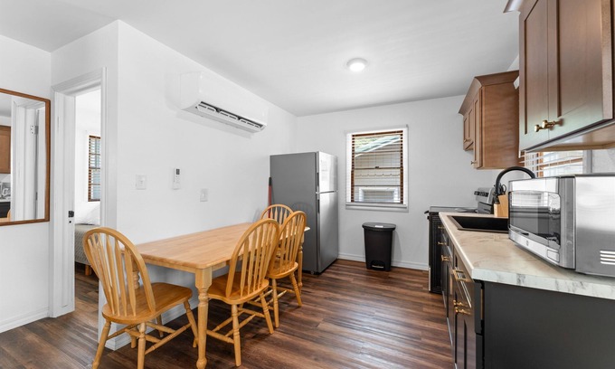 Kimberling City Cabin | Lakefront 2BR Cabin w/Pool + Swim & Boat dock
