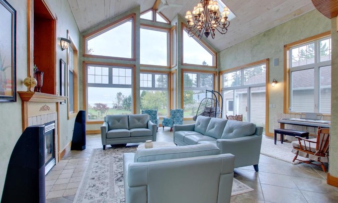 Algoma House | Lakefront Algoma Home with Deck, Grill and Fireplace