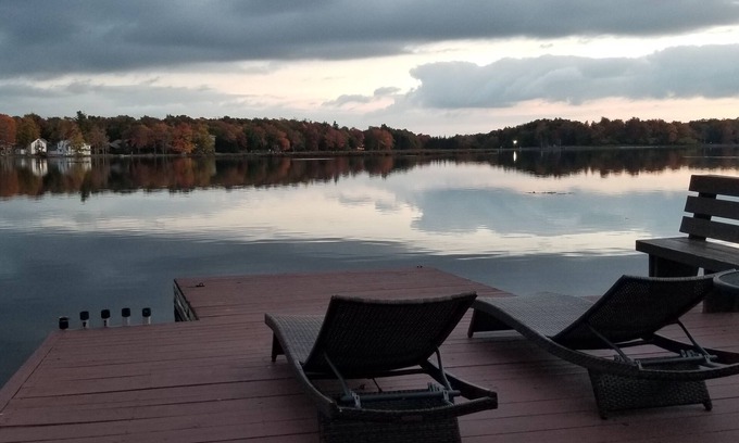Tobyhanna House | LAKEFRONT,BBQ,10KAYAKS,VACATION,2SUP,gateway,enjoy&relax,RowBoat,Fish