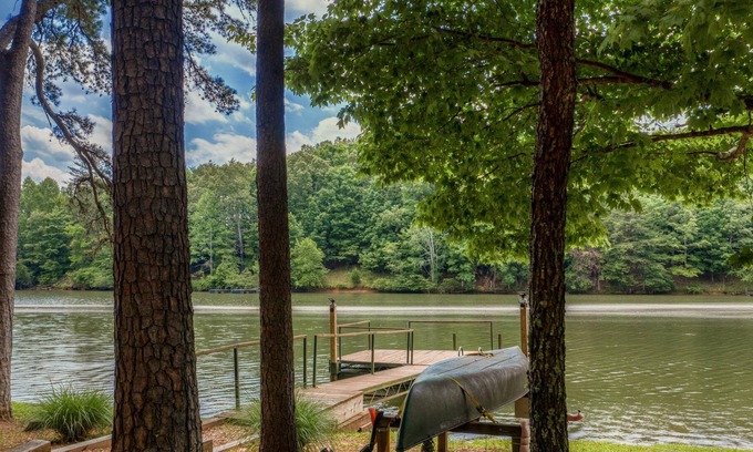 Mill Spring Cabin | Lakefront, beautiful mountain views surrounded by activities!