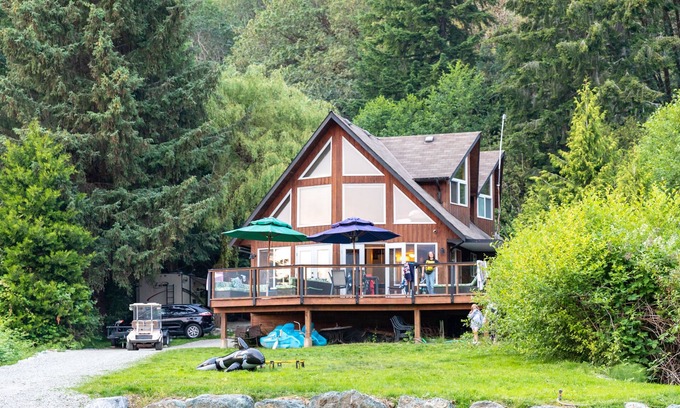 Youbou Cabin | Lakefront Cabin on Vancouver Island