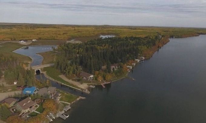 Loon Lake House | Lakefront Cabins for Rent, with private marina - Cabin 6