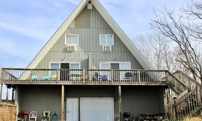 Stevensville House | Lakefront Chalet #27 w/Beach Access, Pools, Sport Courts, Fishing Pond & more!