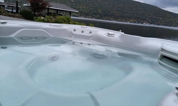 Holcomb House | Lakefront | Dock | Hot Tub | Near Boat Launch