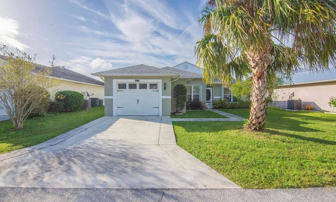 Vero Beach House | Lakefront Florida Home in 55+ community