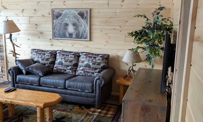 Harshaw House | Lakefront Getaways-185' all sand beach-Completely Remodeled and Updated