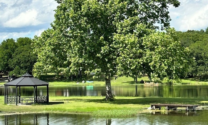 Sulphur House | Lakefront Home+Hot Tub with all of the ingredients for a perfect family getaway!