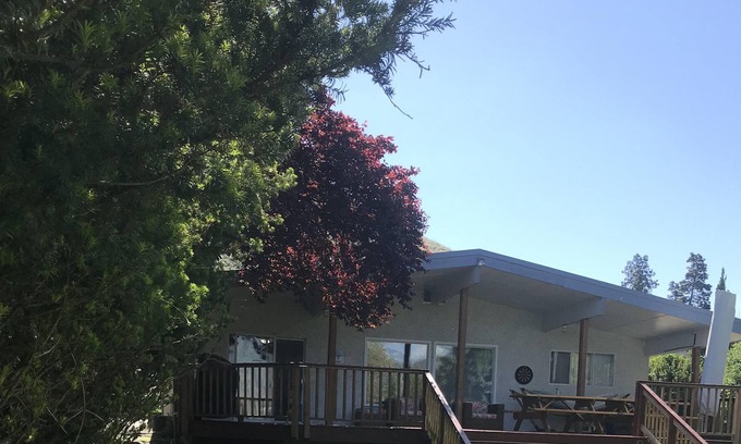 Okanagan-Similkameen House | Lakefront home on Skaha Lake with private dock.