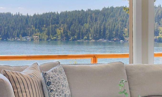 Hayden House | Lakefront Home Private Dock Kayaks