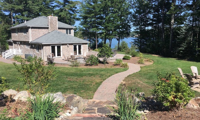 Laconia House | Lakefront Home, Snowmobilers & Cross Country Skiiers Paradise!