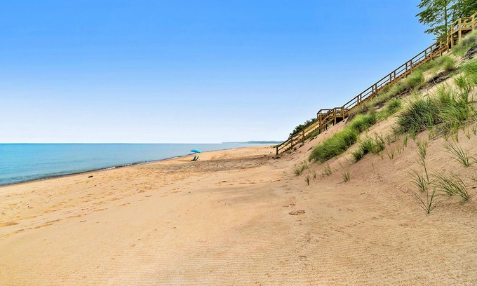 Manistee House | Lakefront house on 5 acres with gorgeous lake views, private beach, kayaks