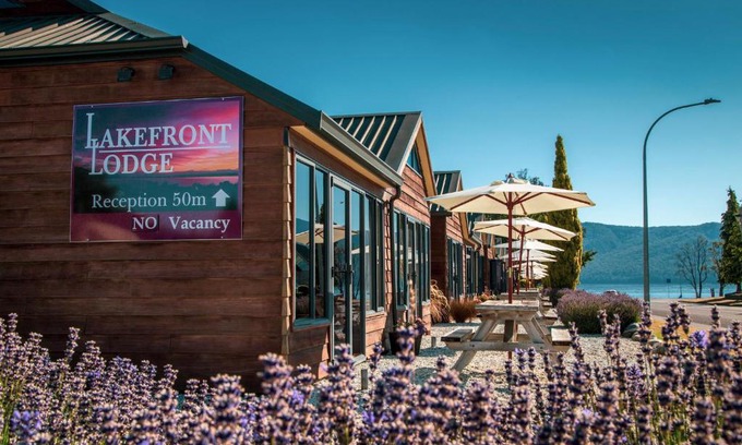 Te Anau Hotel | Lakefront Lodge