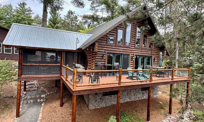 Solon Springs Cabin | Lakefront Log Cabin located directly on UTV and snowmobile trails!