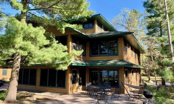 Pequot Lakes Resort | Lakefront Luxe - Antler Cottage a 3-Level Retreat on the Whitefish Chain