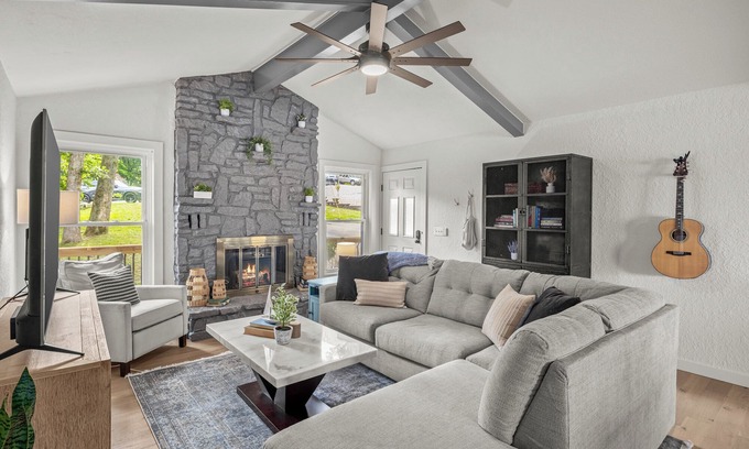 Bella Vista House | Lakefront, luxury beds, hot tub, fire pit, game room, private dock & boathouse.