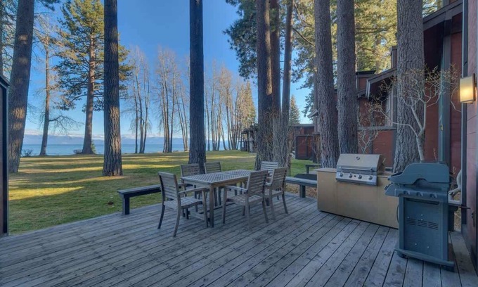 Tahoe Tavern House | Lakefront|Pier|Bouys|Pickleball|Walk to town