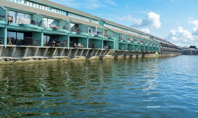 Seven Coves Resort | Lakefront Resort Conference & Event Center Retreat | Sleeps 40