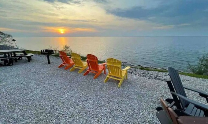 Geneva-on-the-Lake House | Lakefront - Winery - GOTL Oasis- Sunset Vacation Rentals