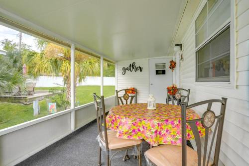 Lakeland House | Lakeland Cottage with Pool Access and Screened Porch!
