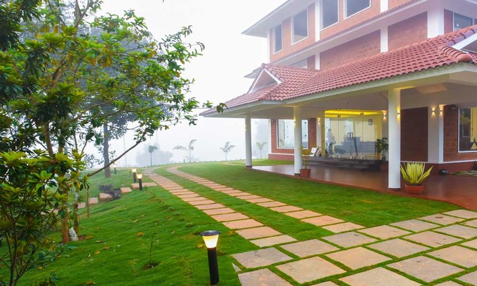 Vazhavatta Hotel | LakeRose Wayanad Resort