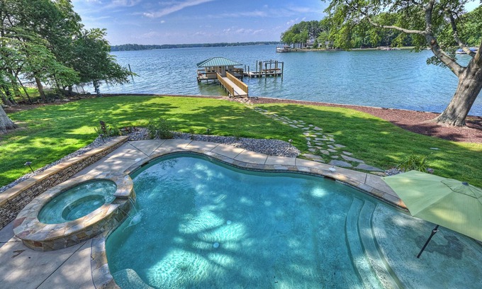 Mount Mourne House | Lakeshore Lookout - Amazing Long Range Views, Pool, Hot Tub, Fire Pit, Theatre Room and much more!