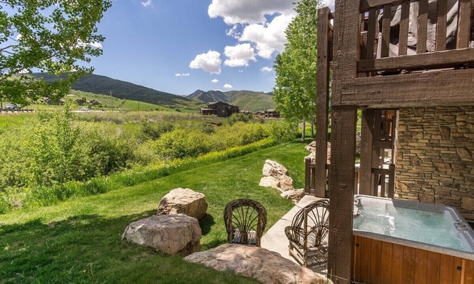 Ogden Condo | Lakeside Condo near Pineview Reservoir and Snowbasin Resort. LS14