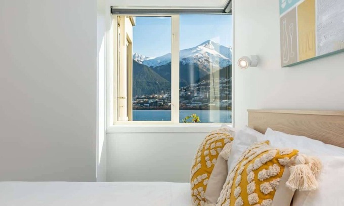 Kelvin Heights House | Lakeside Escape Summa