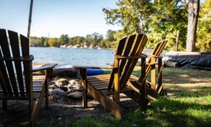 Washago House | Lakeside Gem with stunning viewsn