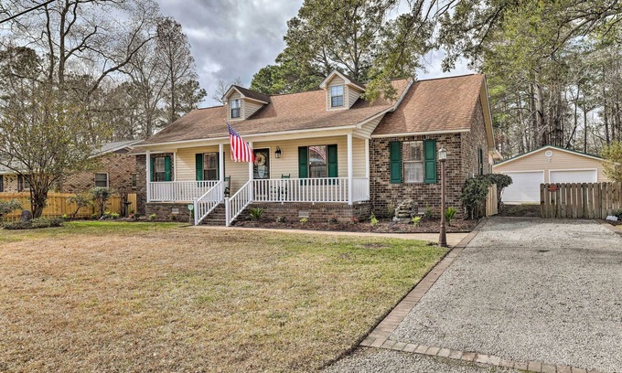 Moncks Corner House | Lakeside Happiness: Home on Lake Moultrie!