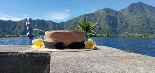 Toya Bungkah House | Lakeside Log Cabins