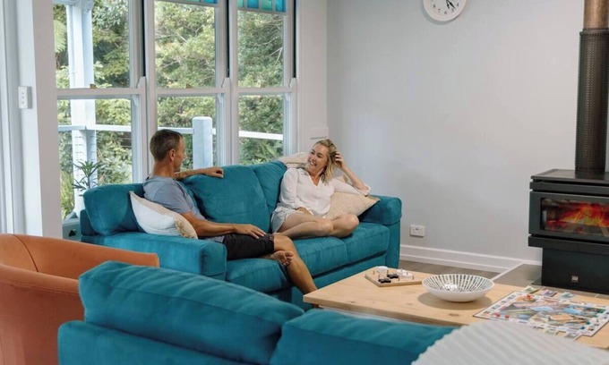 Booroobin House | Lakeside Retreat for 10 – Your Ultimate Getaway