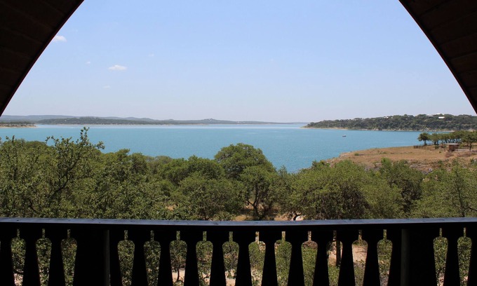 Canyon Lake Resort | LAKEVIEW CABIN GRAND - UNIT D