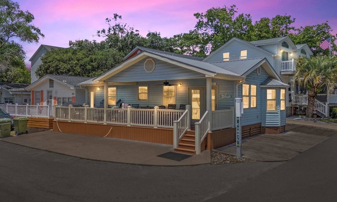 Myrtle Beach House | Lakeview Getaway: Ground-Level 3BR Near Beach