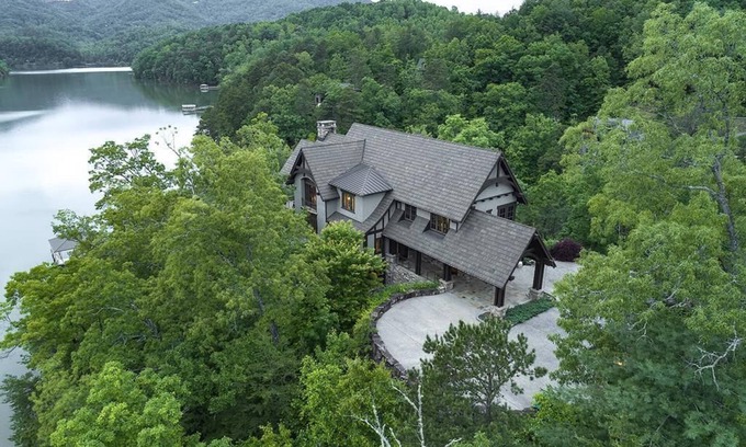 Bryson City Cabin | Lakewood Pointe - Free Local Brewery Tour Passes + Beauty + Relaxing Lakeside