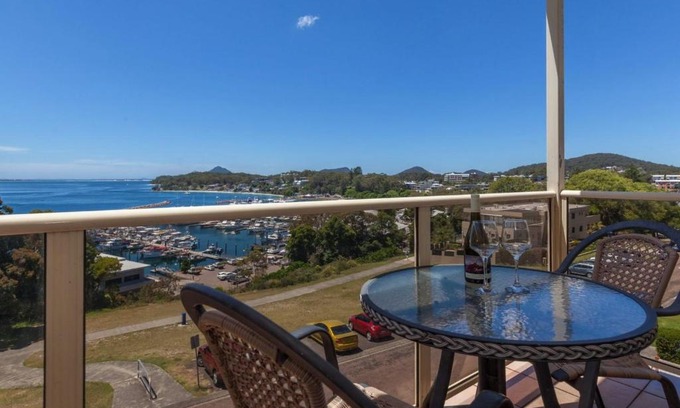 Nelson Bay Apartment | Laman Lodge Unit 5 15 Laman Street