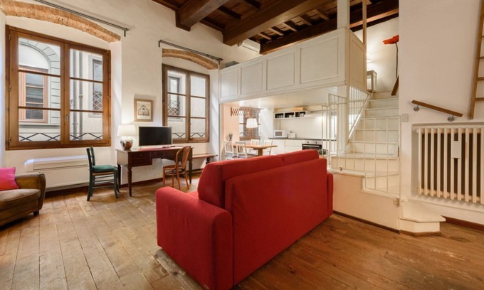 San Giovanni Apartment | Lambertesca Loft in Florence by Mmega